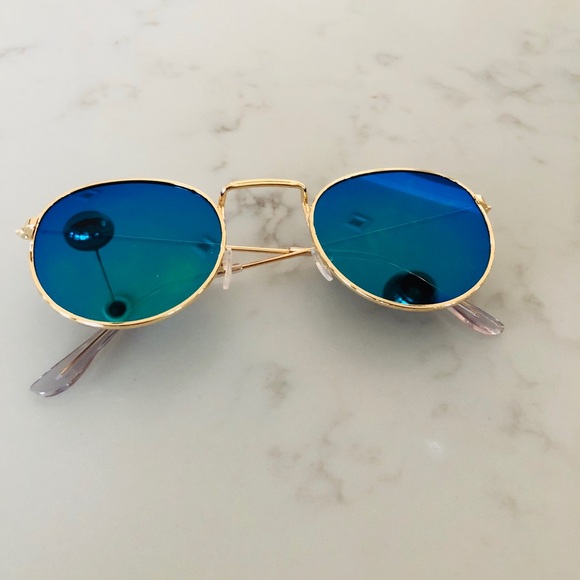 Sunnies seen all over instagram. - Picture 2 of 3